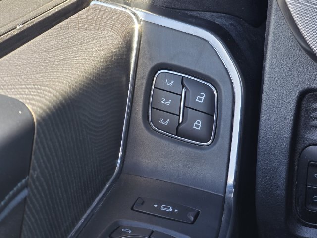Used 2025 Ford F350 Platinum AWD/4WD image 20