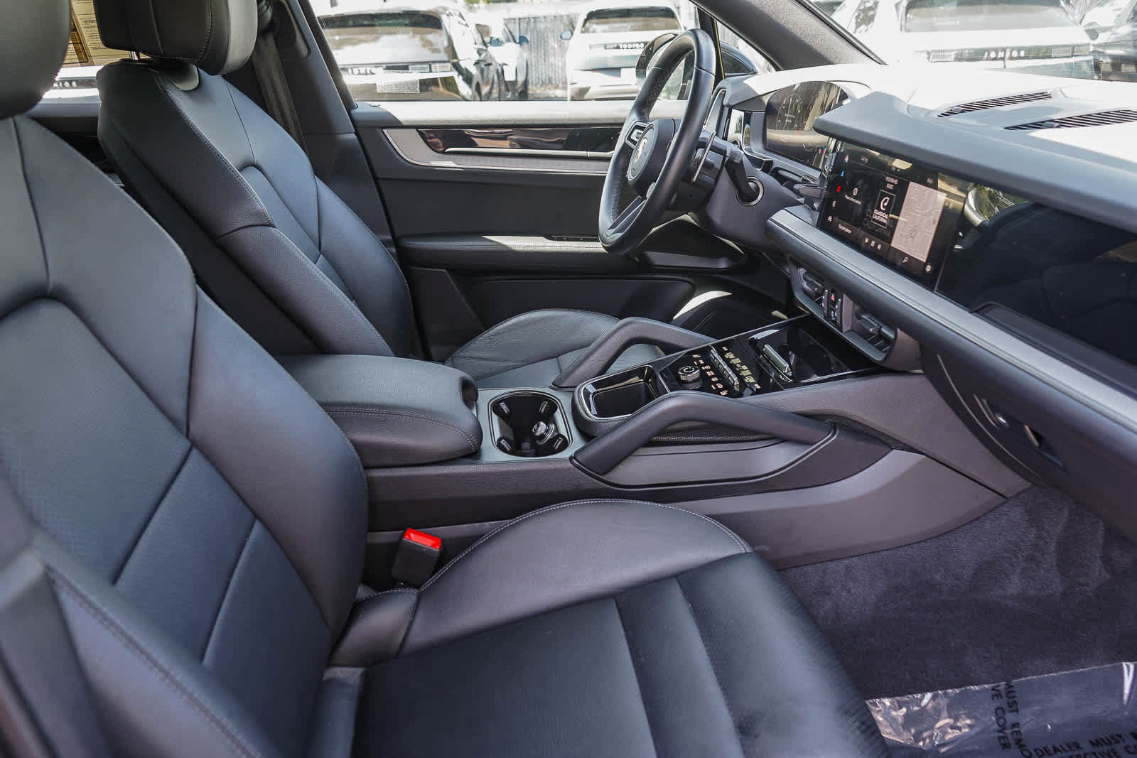 Used 2024 Porsche Cayenne AWD/4WD image 17
