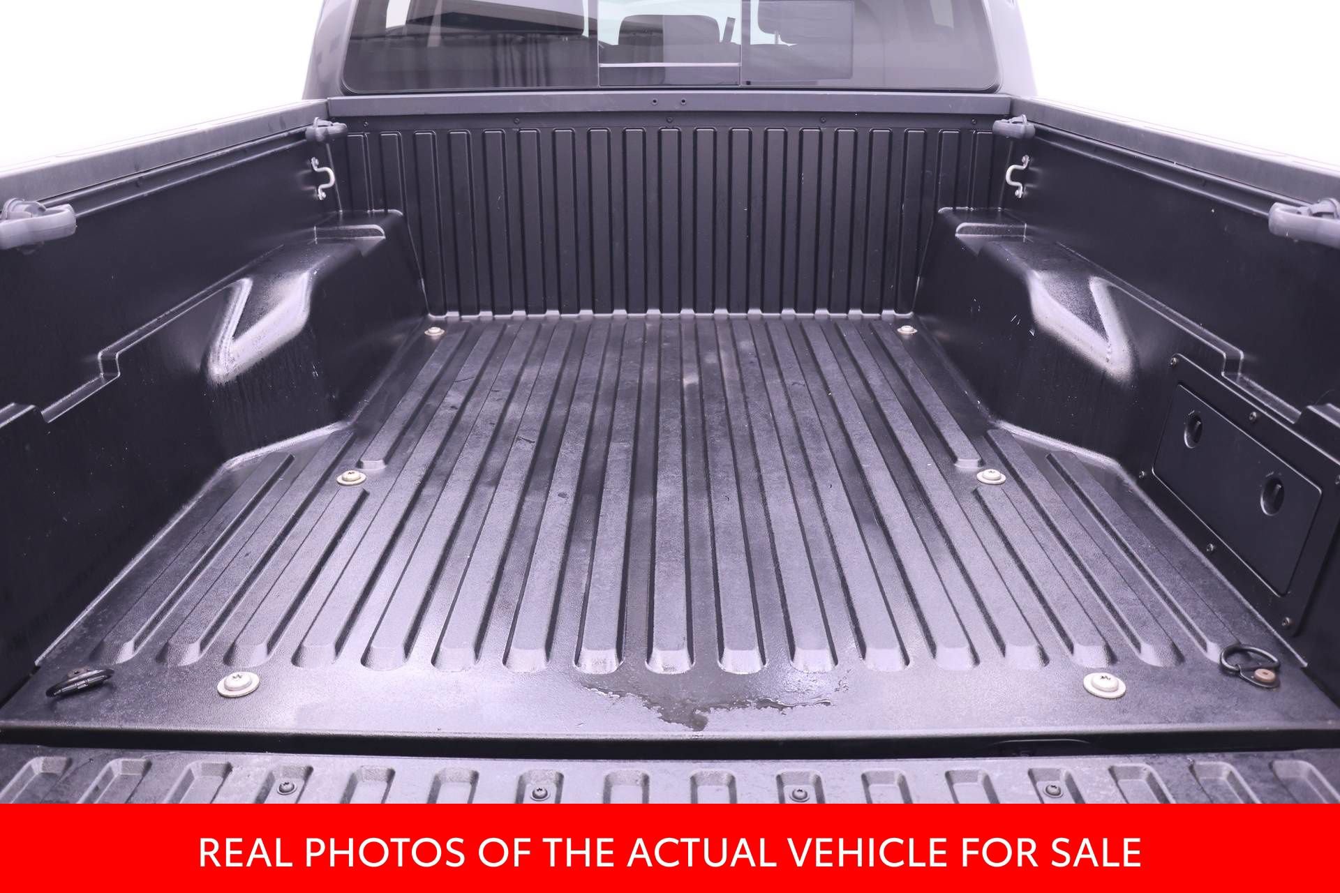 Certified 2022 Toyota Tacoma SR5 AWD/4WD image 14