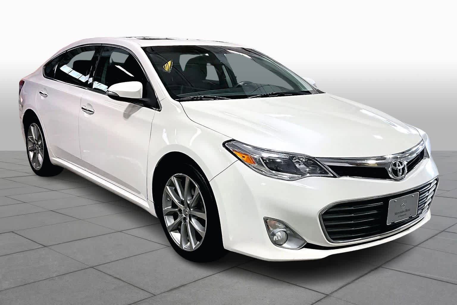 Used 2014 Toyota Avalon XLE Touring image 3