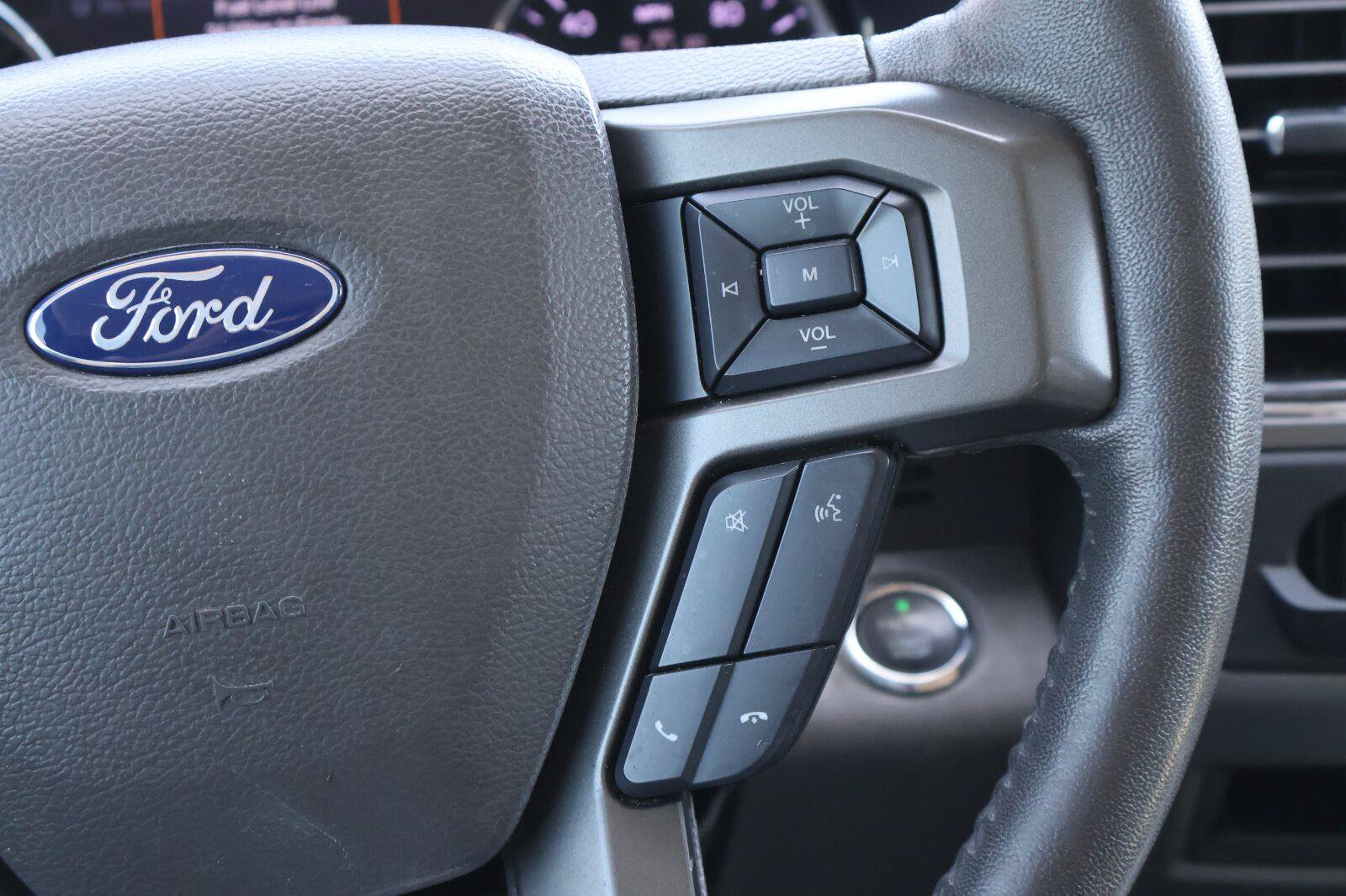 Used 2019 Ford Expedition XLT w/ Equipment Group 202A RWD image 33