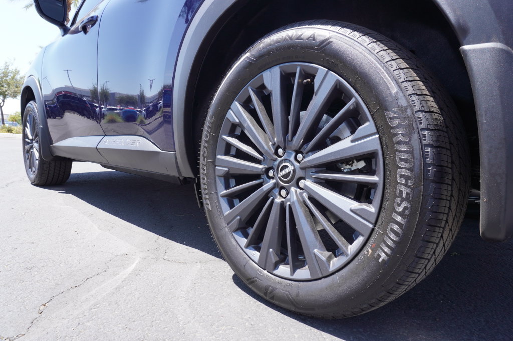 New 2026 Nissan Pathfinder SL w/ SL Premium Package FWD image 6