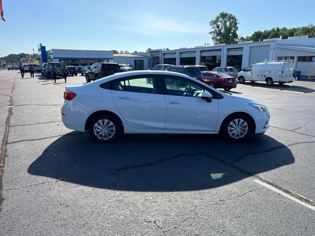 Used 2017 Chevrolet Cruze LS FWD image 2