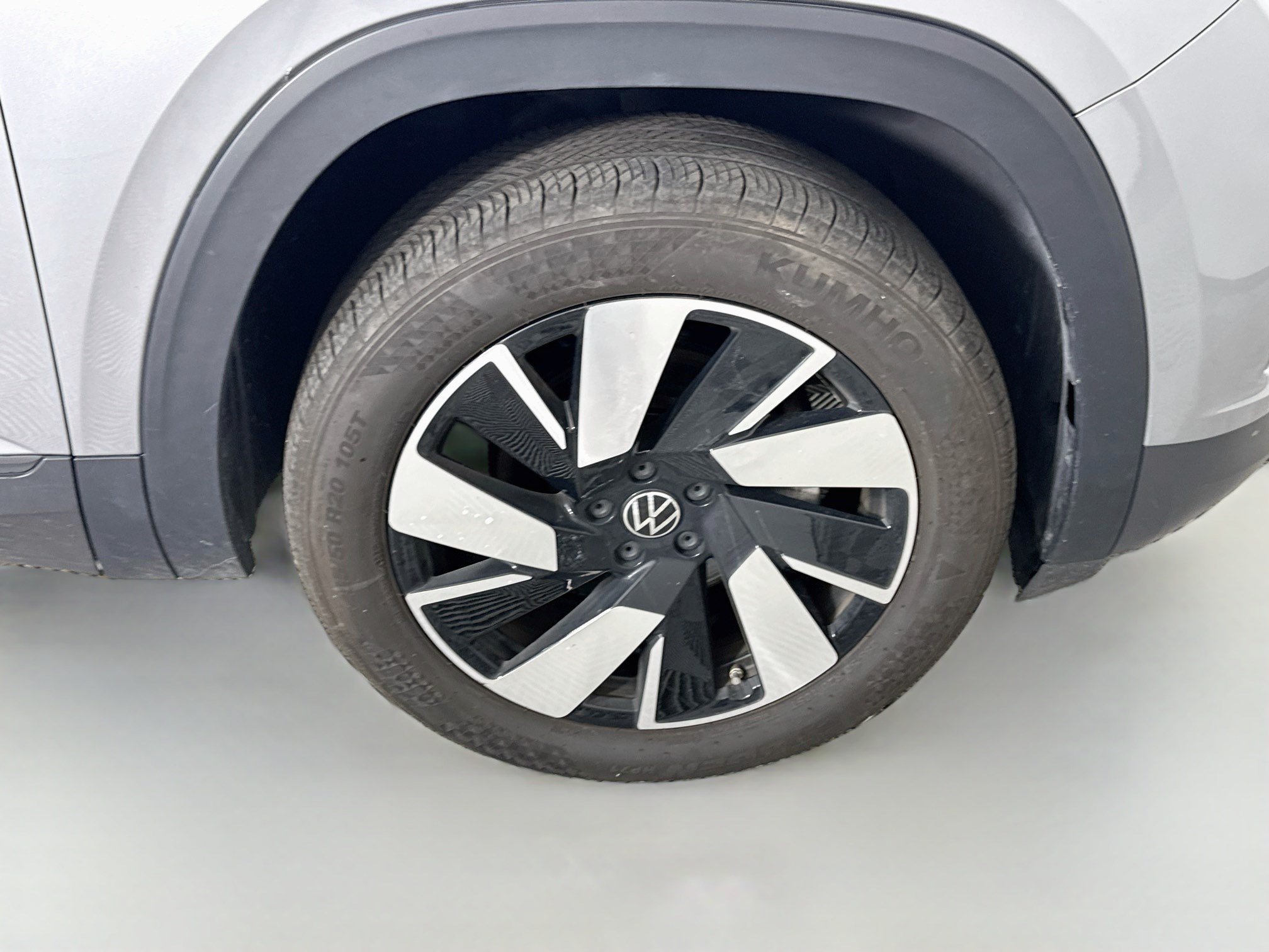 Used 2026 Volkswagen Atlas Cross Sport SE FWD image 32
