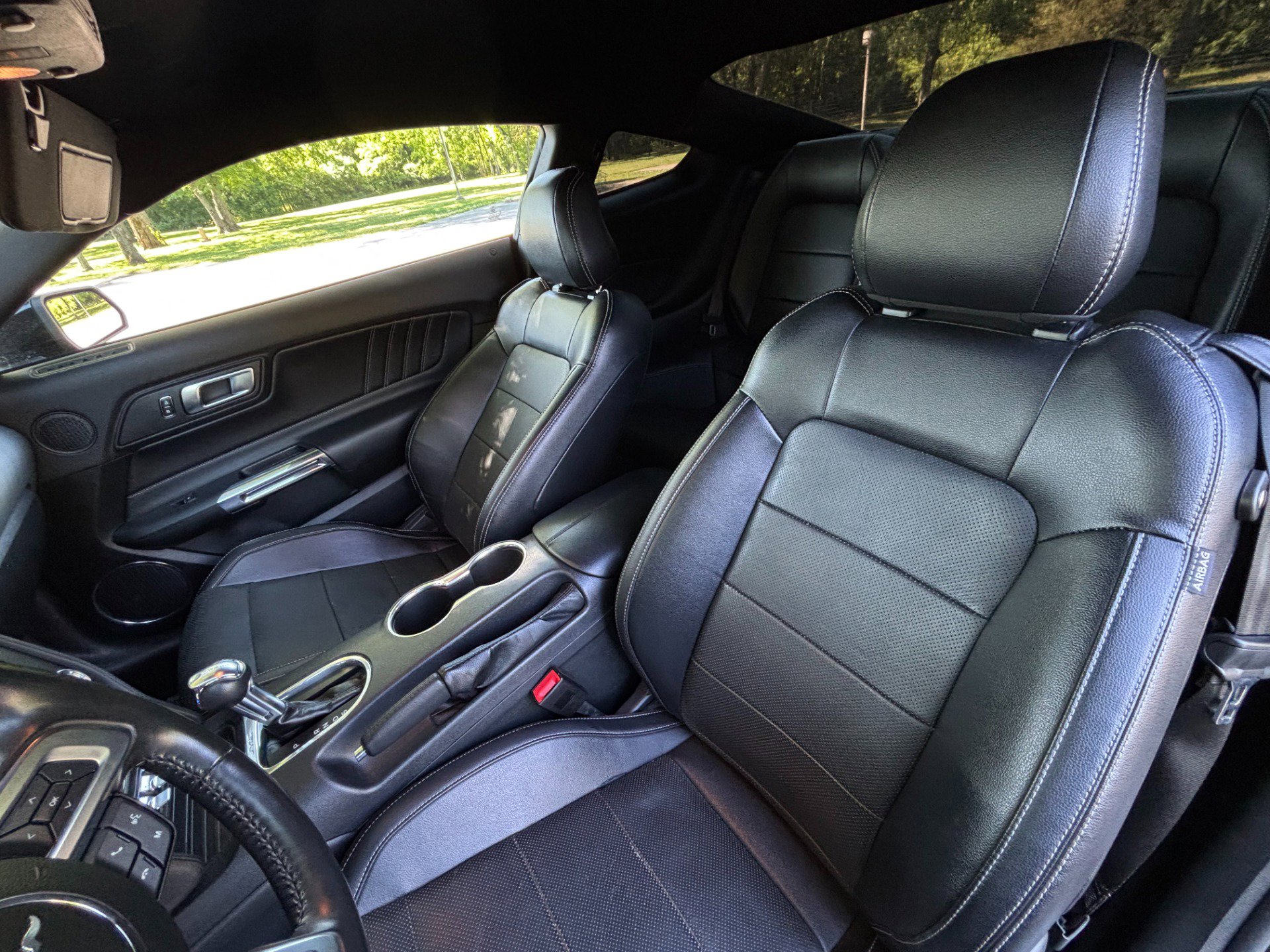 Used 2021 Ford Mustang GT Premium w/ Black Accent Package RWD image 11