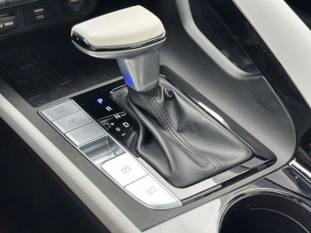 Used 2021 Hyundai Elantra Limited FWD image 23