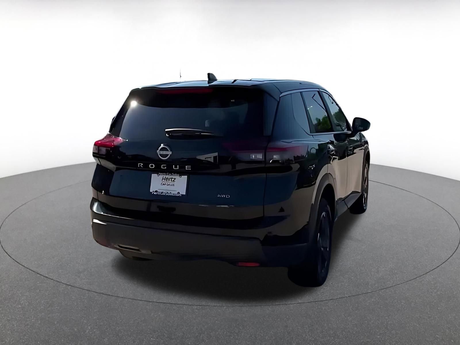 Used 2025 Nissan Rogue SV AWD/4WD image 14