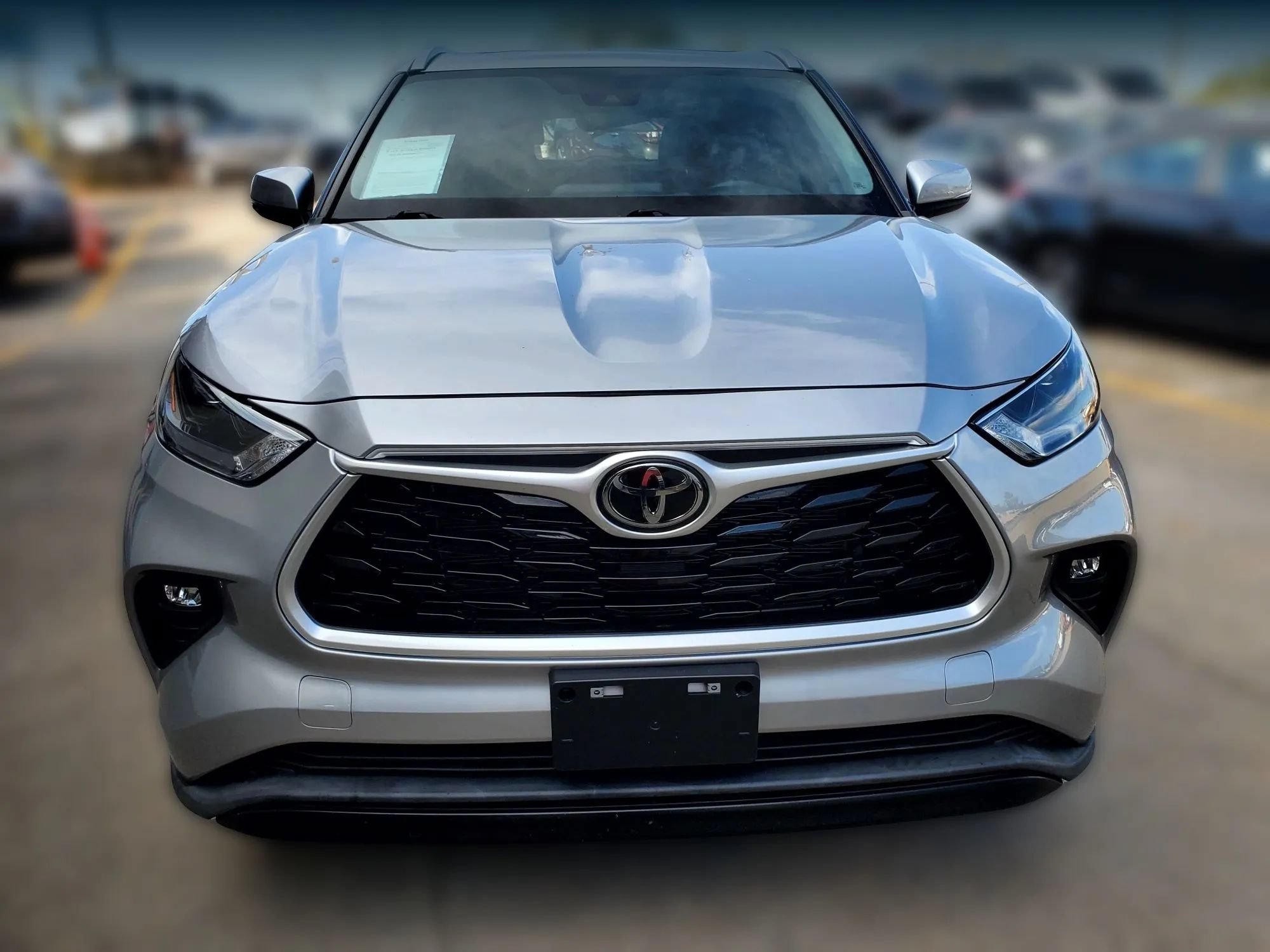 Used 2022 Toyota Highlander XLE FWD image 21