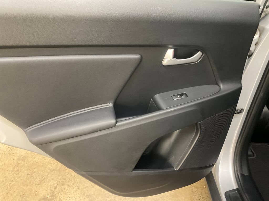 Used 2016 Kia Sportage LX AWD/4WD image 13