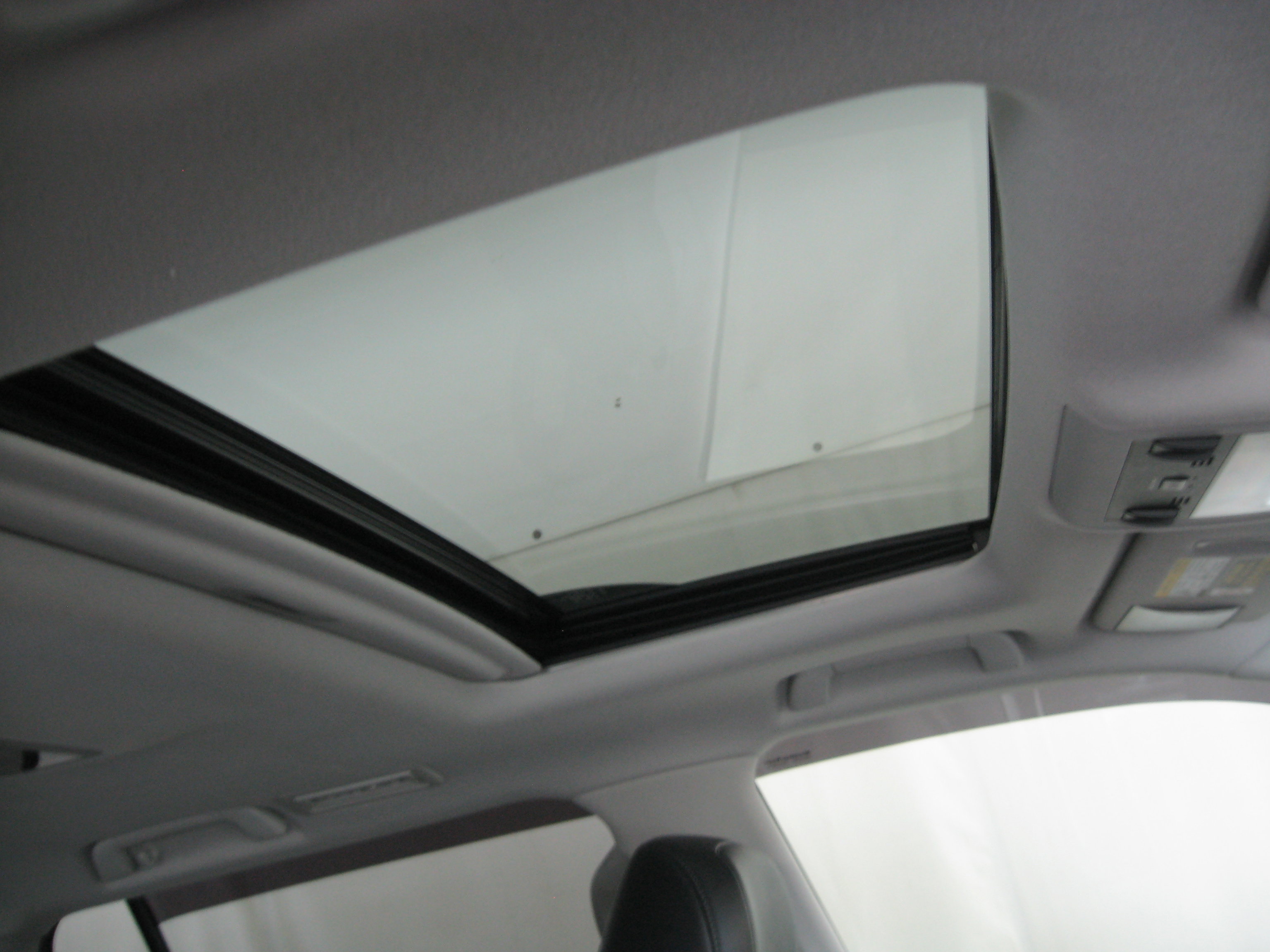 Used 2018 Toyota Land Cruiser image 3