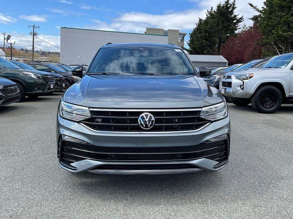 Used 2022 Volkswagen Tiguan SE R-Line image 3