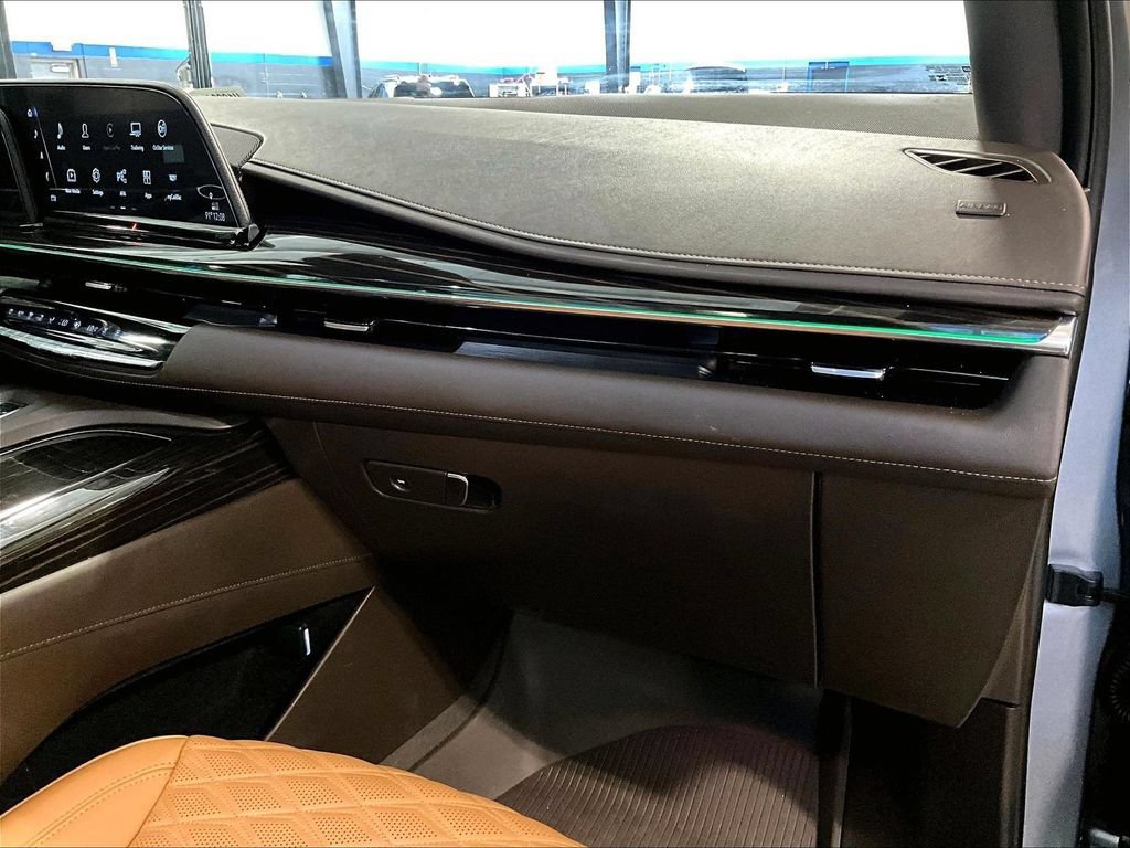 Used 2023 Cadillac Escalade Sport w/ LPO, ONYX Package AWD/4WD image 13