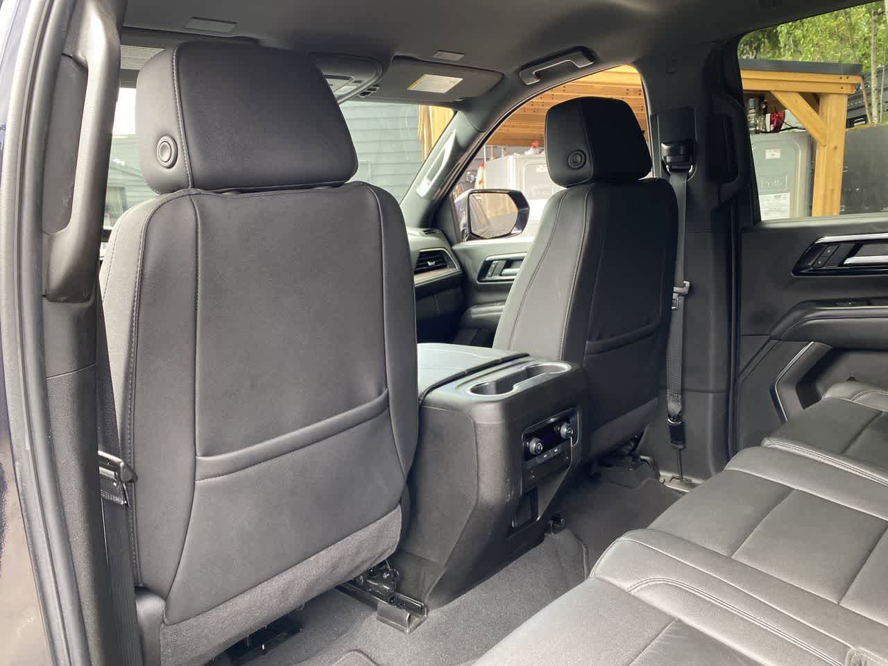 Used 2025 Chevrolet Suburban Z71 AWD/4WD image 16