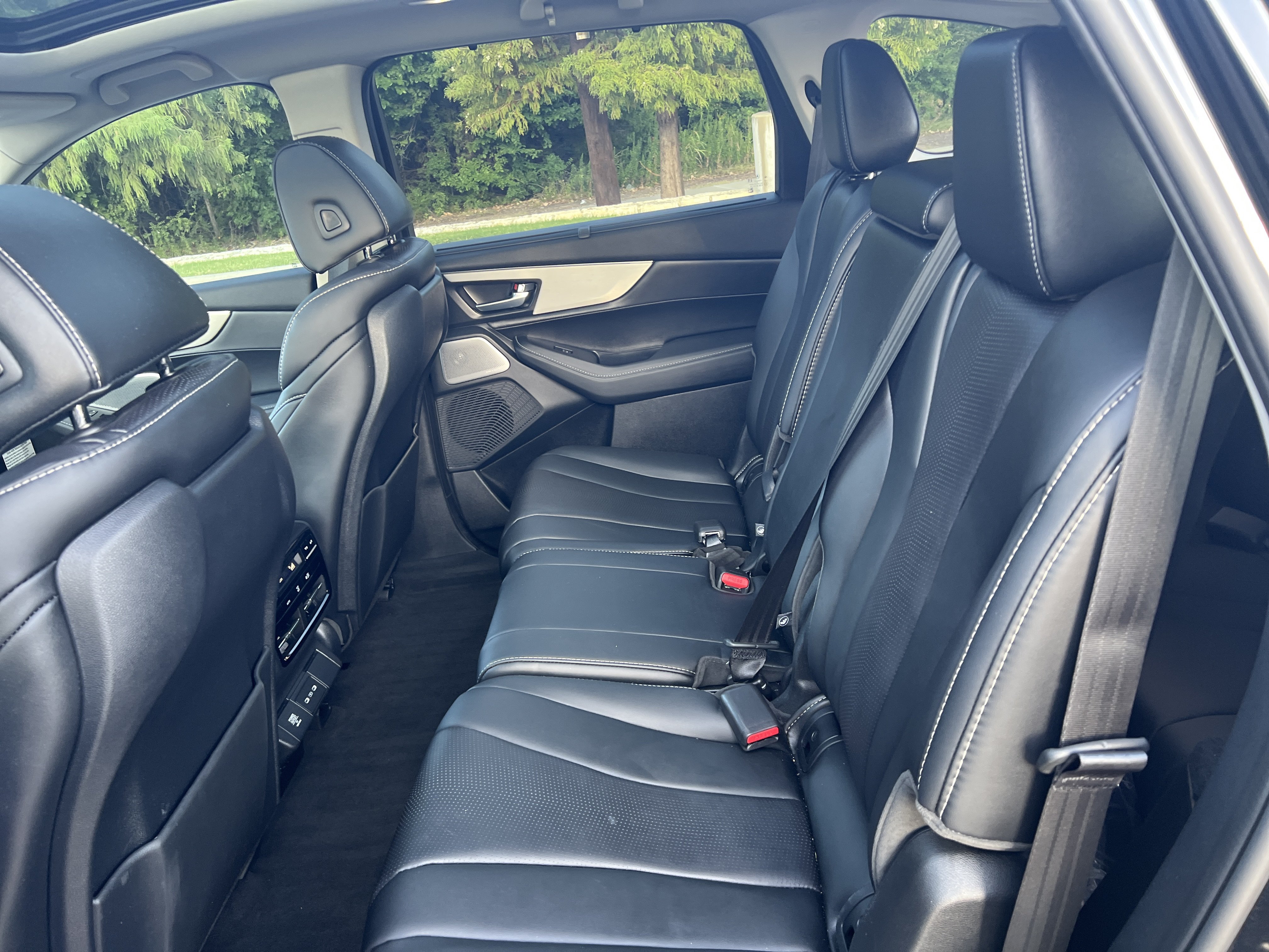 Used 2025 Acura MDX w/ Technology Package FWD image 28
