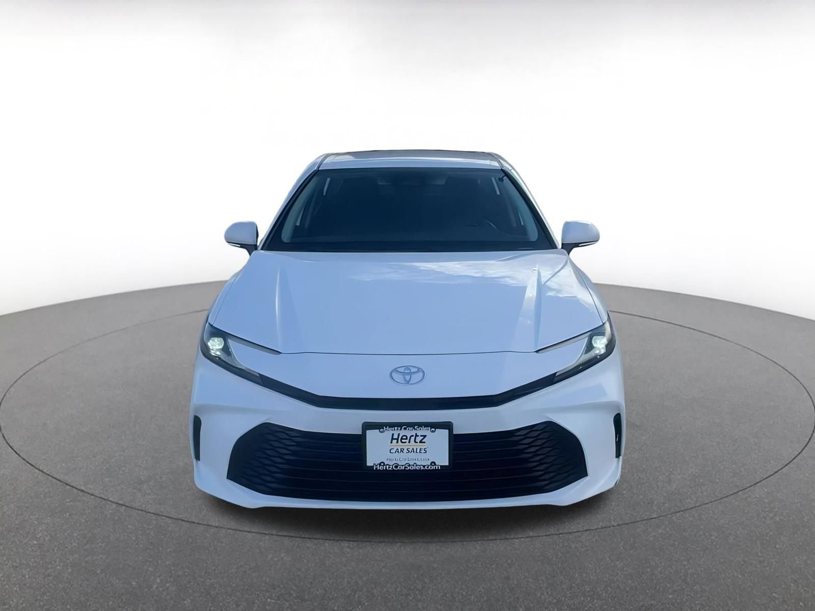 Used 2025 Toyota Camry LE image 4