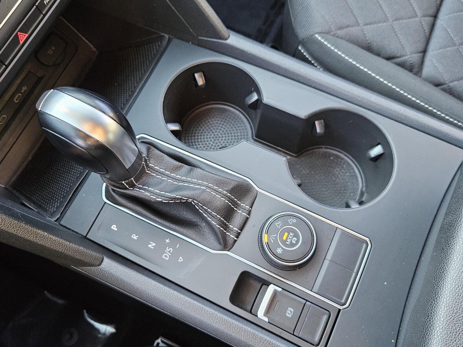 Used 2021 Volkswagen Atlas Cross Sport S image 35