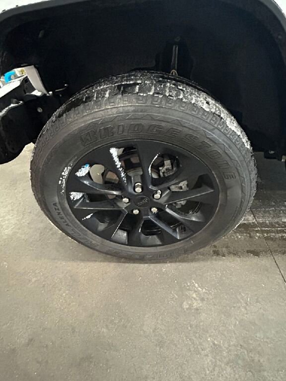 Used 2022 Jeep Wrangler Unlimited Sahara 4xe image 7