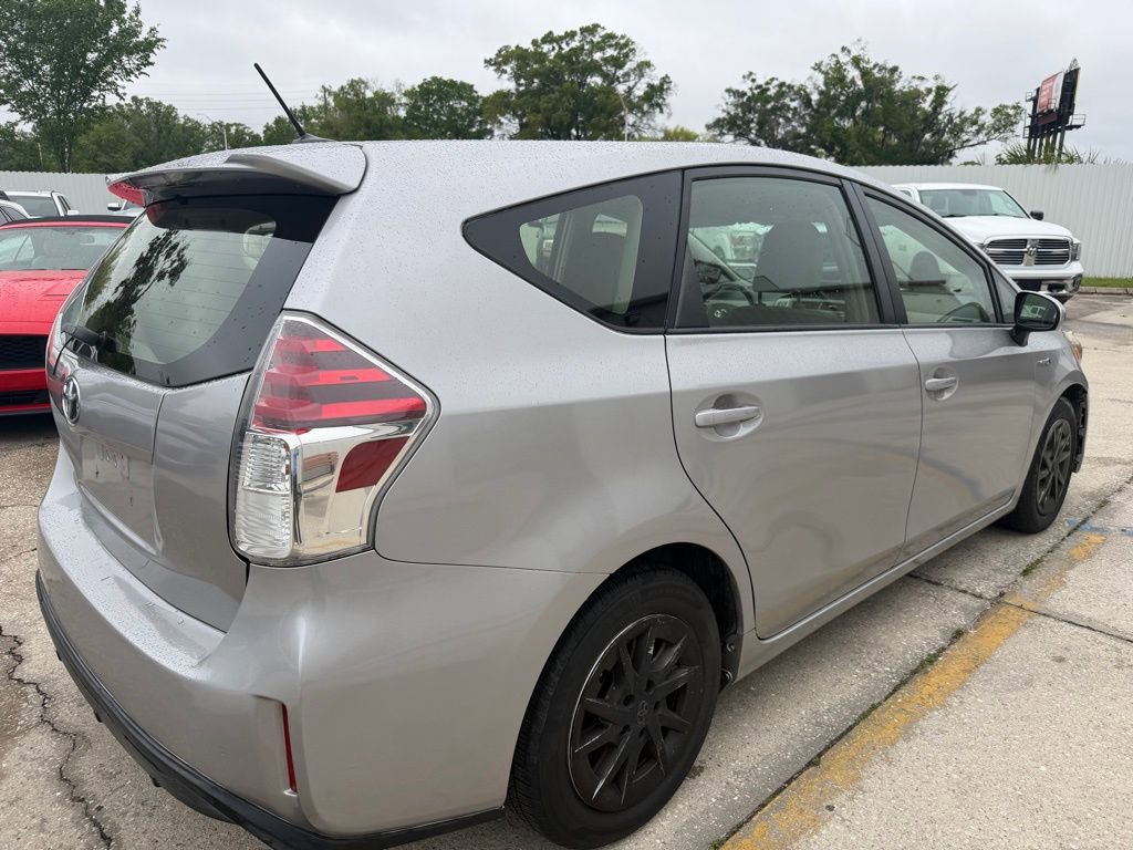 Used 2017 Toyota Prius V Four FWD image 6