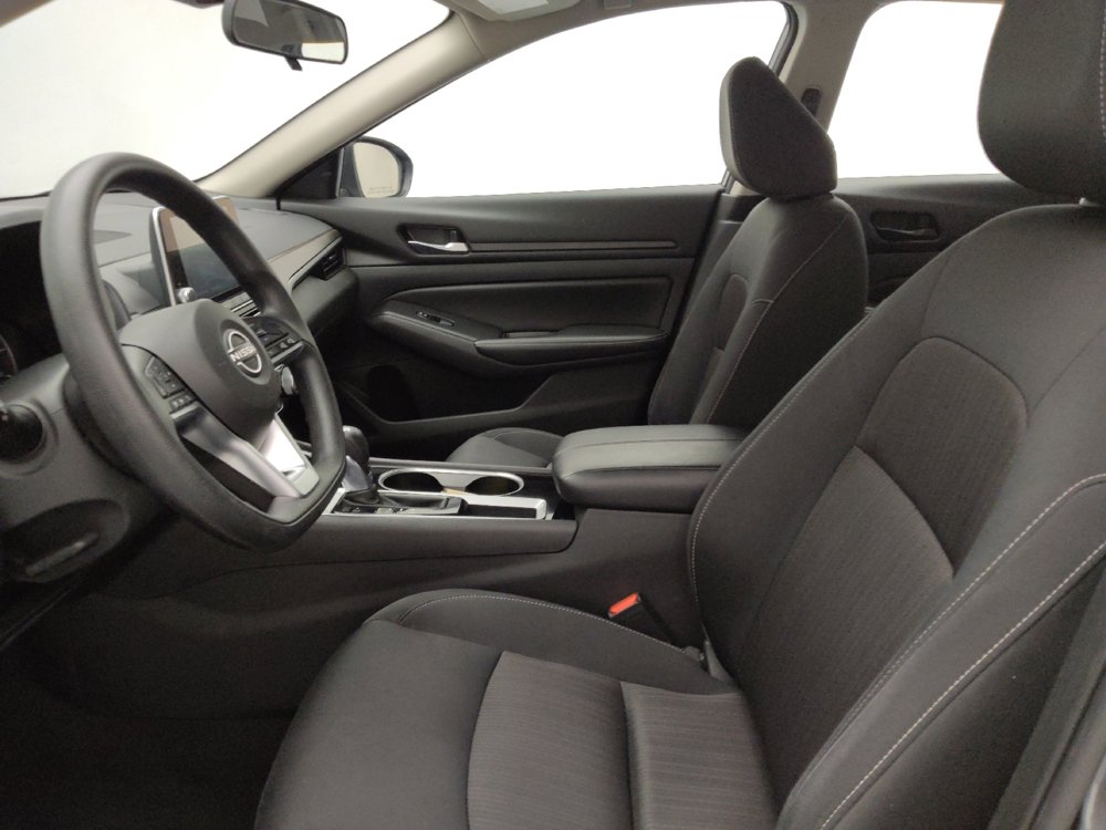 Used 2024 Nissan Altima 2.5 SV image 17