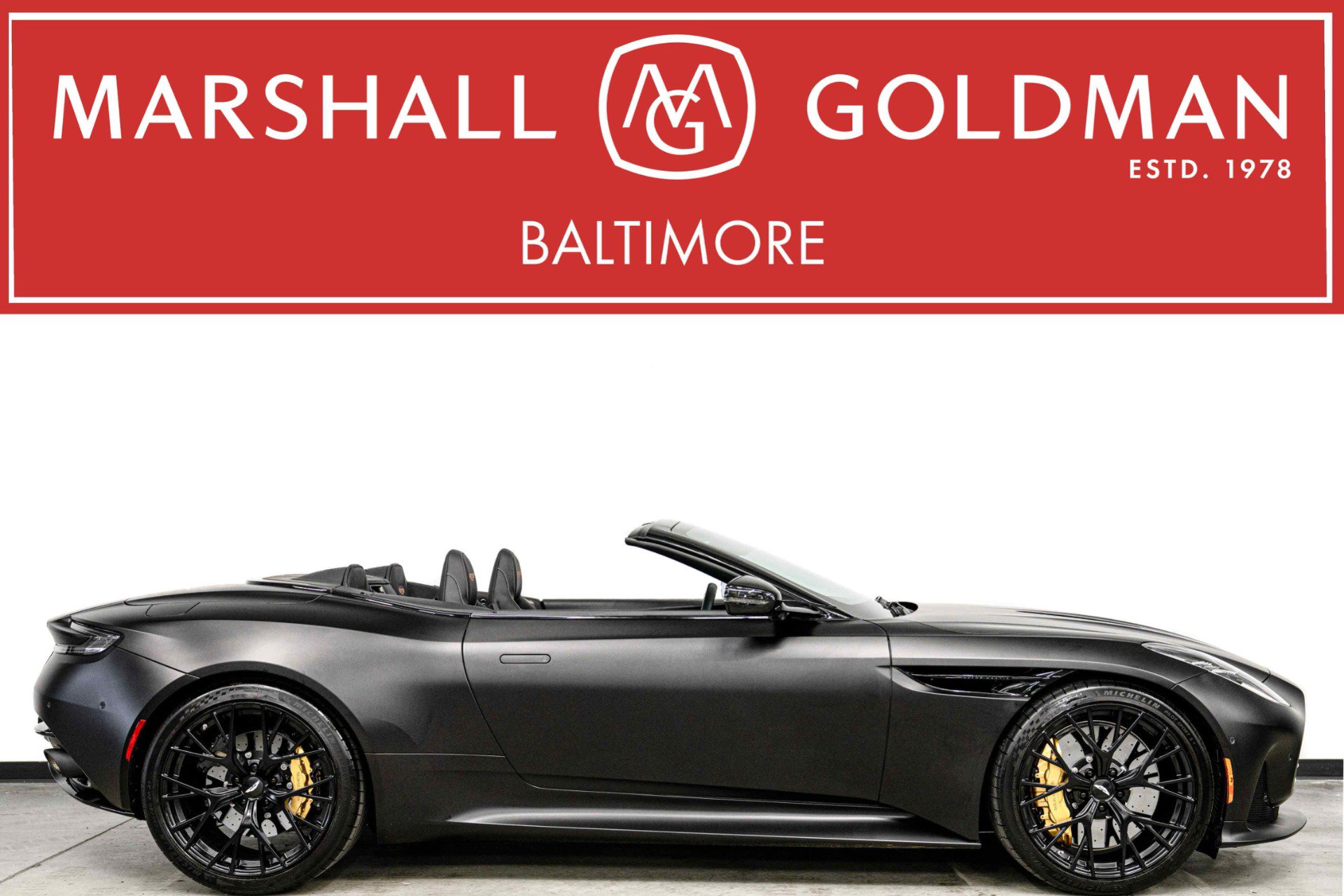Used 2025 Aston Martin DB12 Convertible RWD image 1