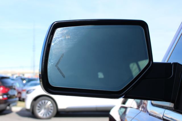 Used 2015 GMC Yukon XL SLT w/ Open Road Package image 8