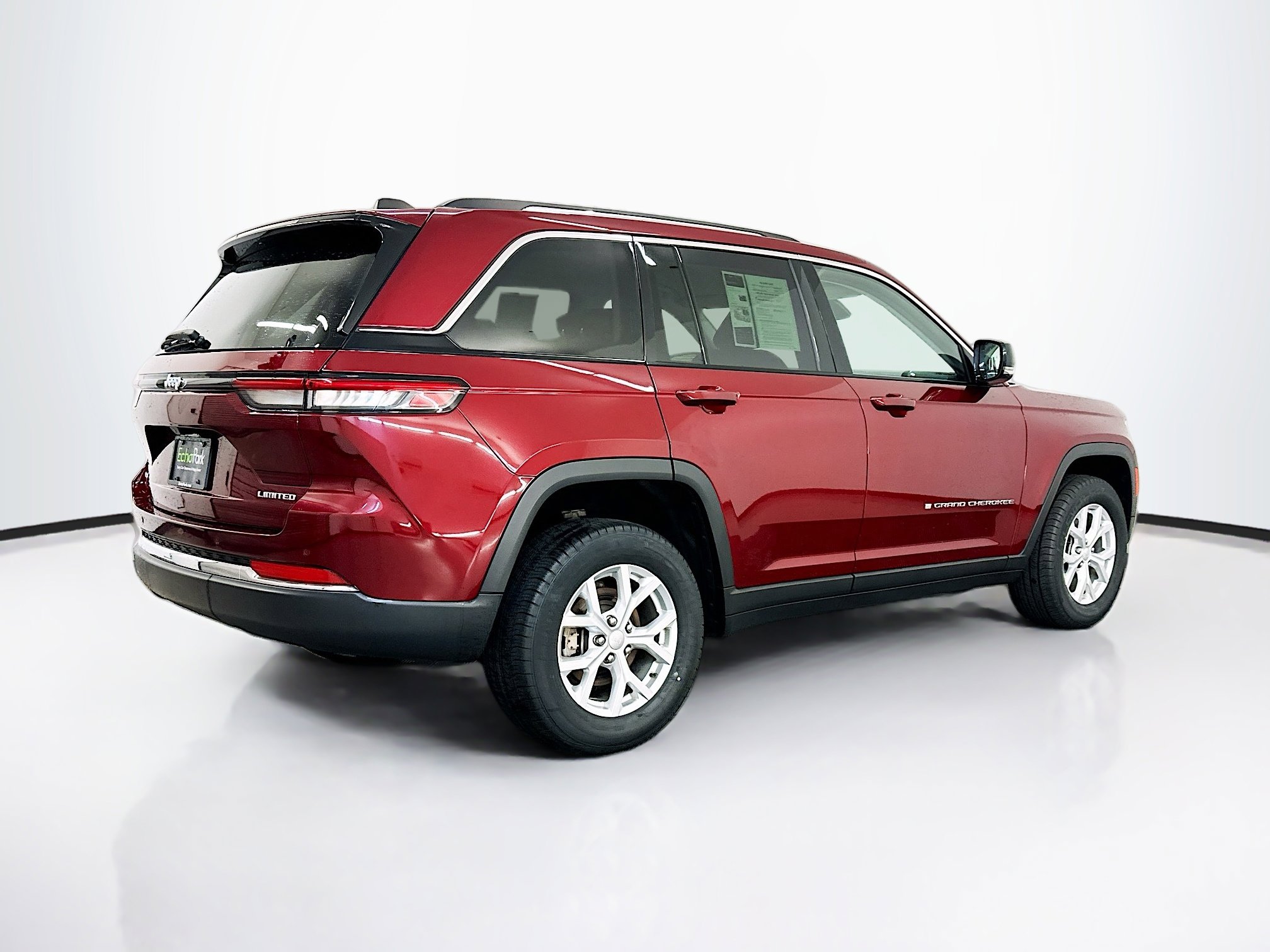 Used 2023 Jeep Grand Cherokee Limited AWD/4WD image 9