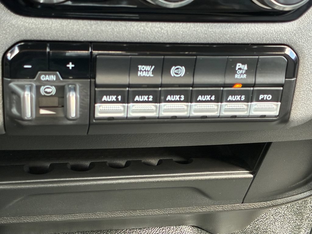 New 2026 RAM 5500 Tradesman AWD/4WD image 12