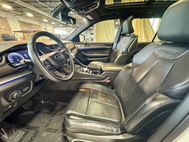 Used 2022 Jeep Grand Cherokee Overland w/ Luxury Tech Group IV image 21