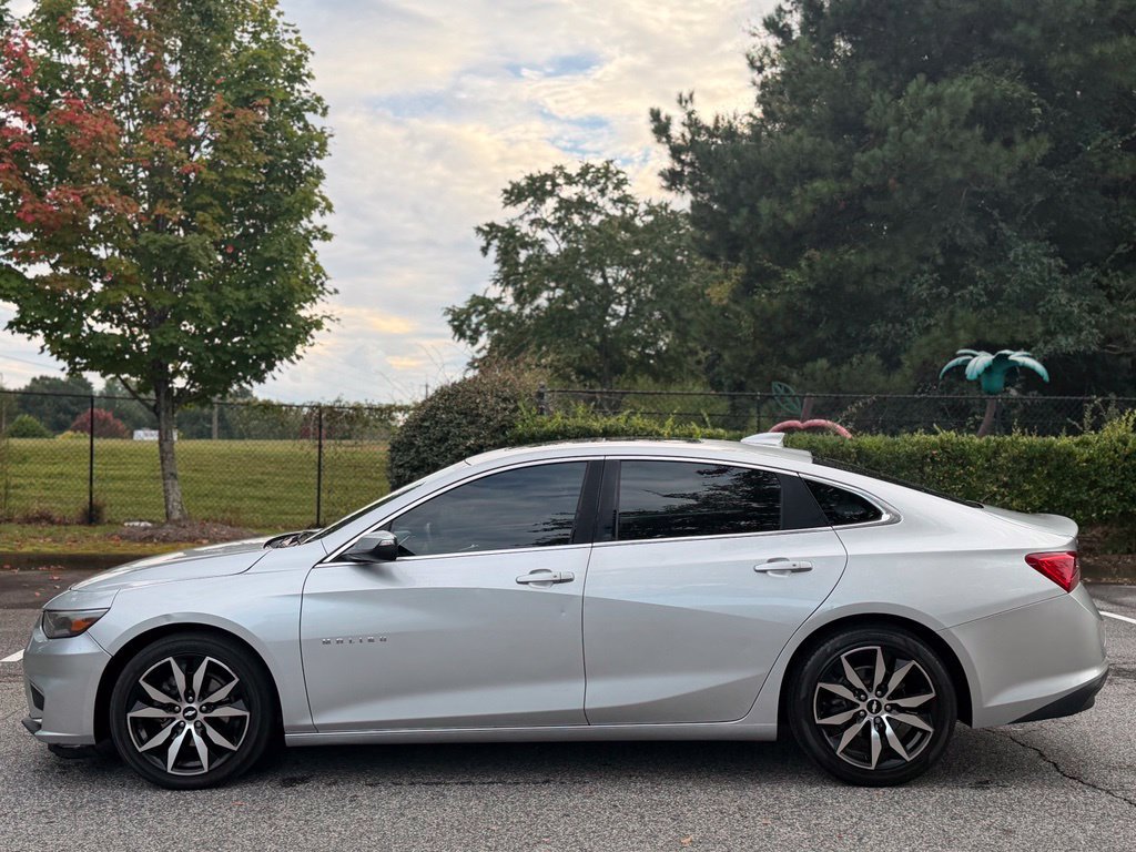 Used 2016 Chevrolet Malibu LT w/ Leather Package FWD image 2