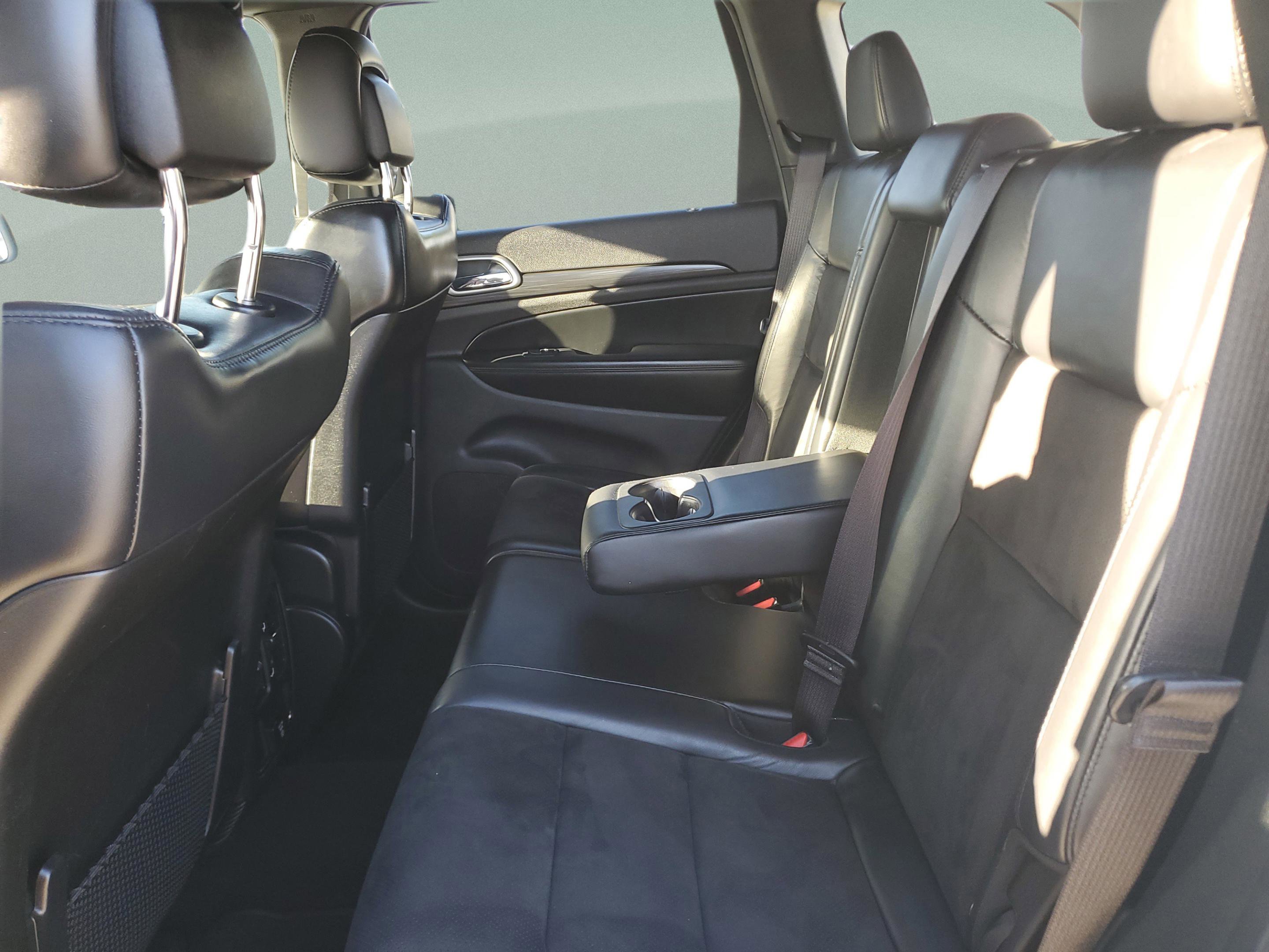 Used 2020 Jeep Grand Cherokee Altitude AWD/4WD image 7