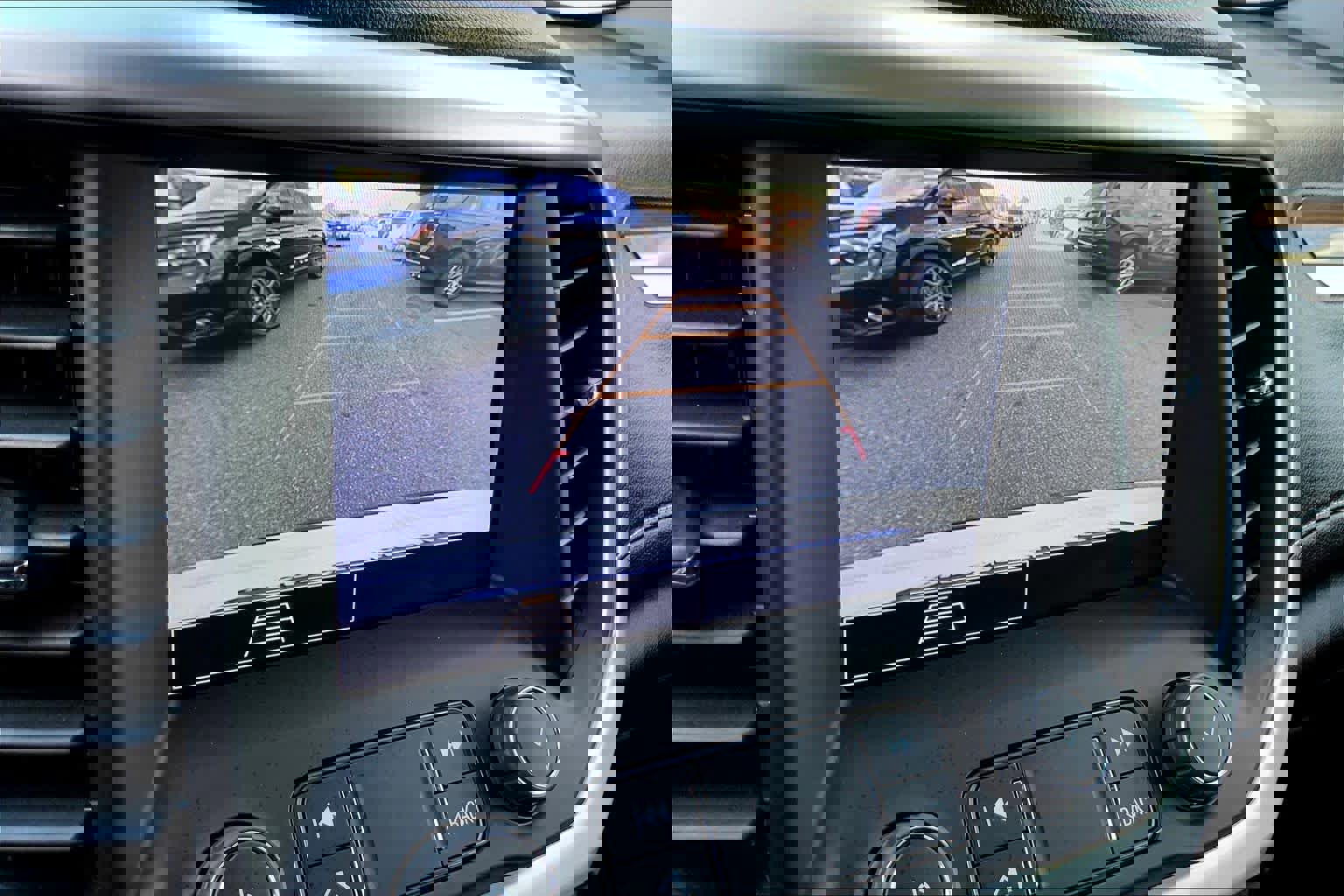 Certified 2023 GMC Acadia SLE w/ Driver Convenience Package image 28