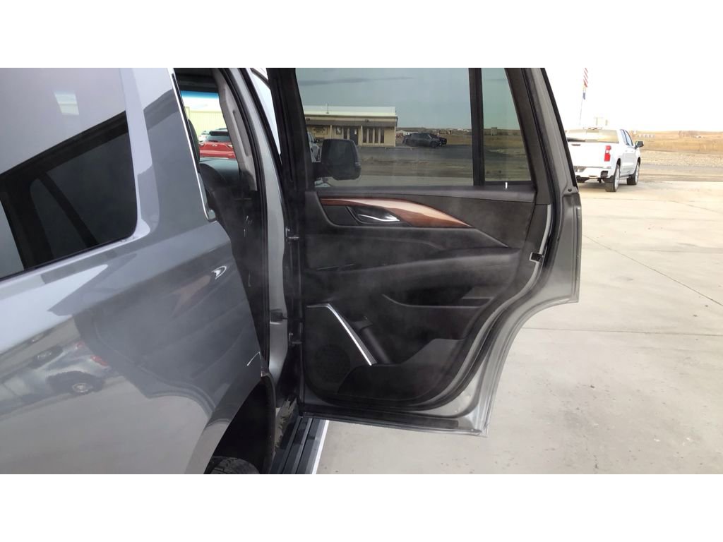 Used 2020 Cadillac Escalade Premium Luxury image 15