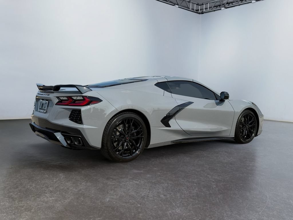 Used 2024 Chevrolet Corvette Stingray Preferred Cpe w/ Z51 Performance Package RWD image 3