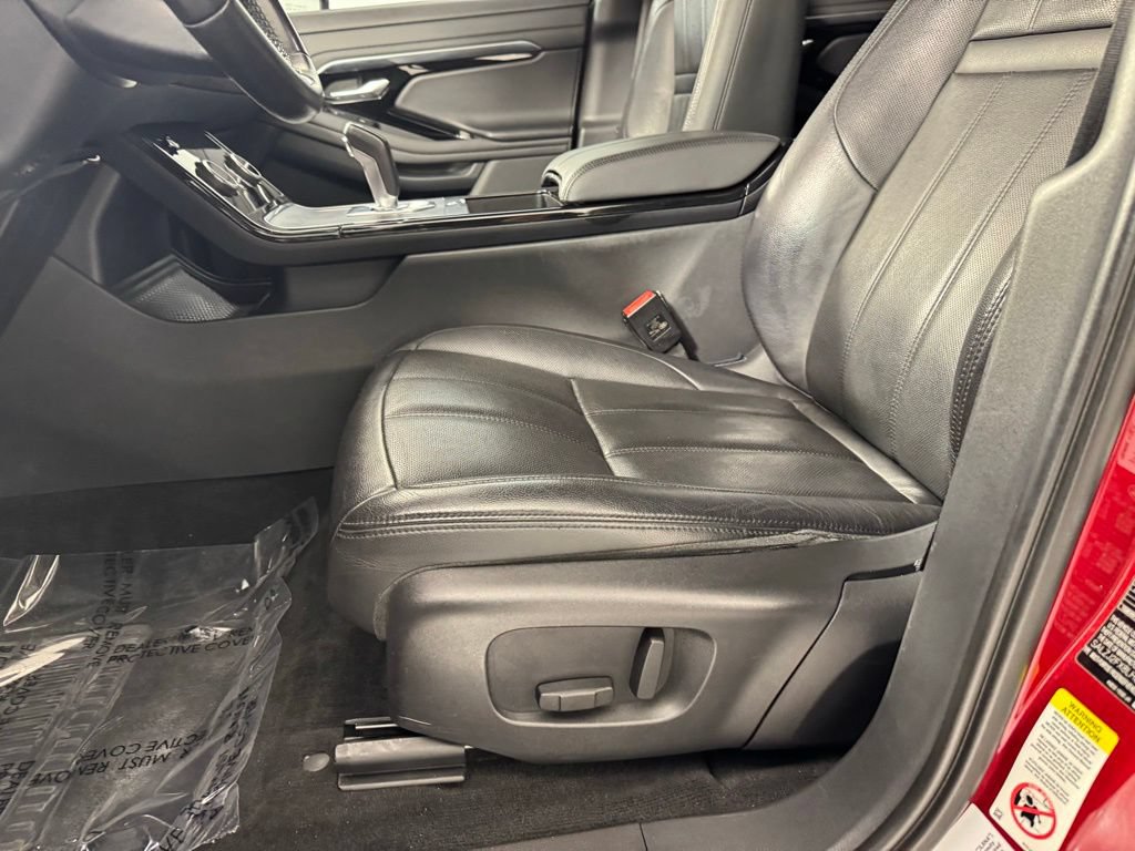 Used 2020 Land Rover Range Rover Evoque S AWD/4WD image 12