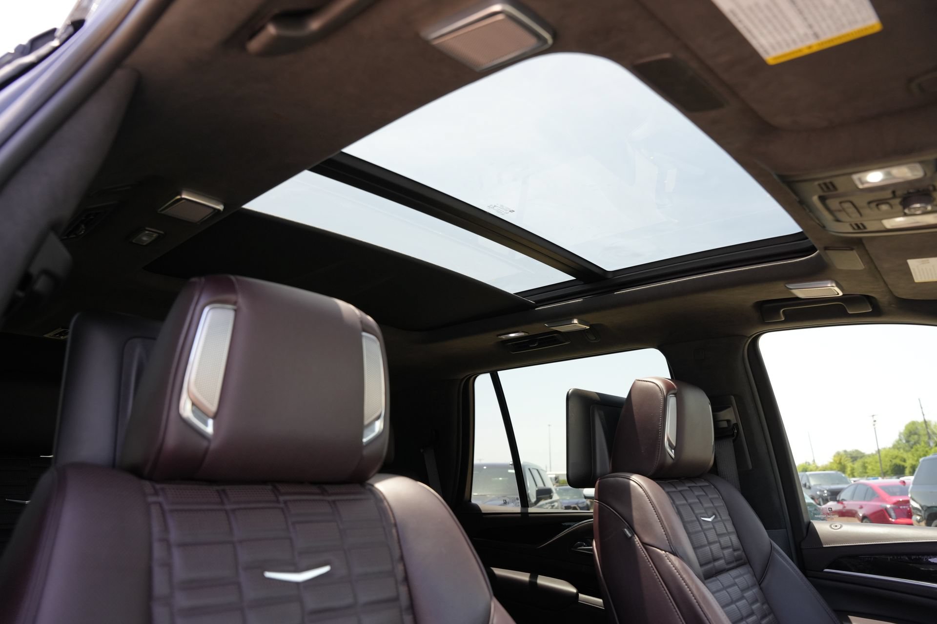 Used 2022 Cadillac Escalade Sport Platinum w/ Heavy-Duty Trailer Package AWD/4WD image 25