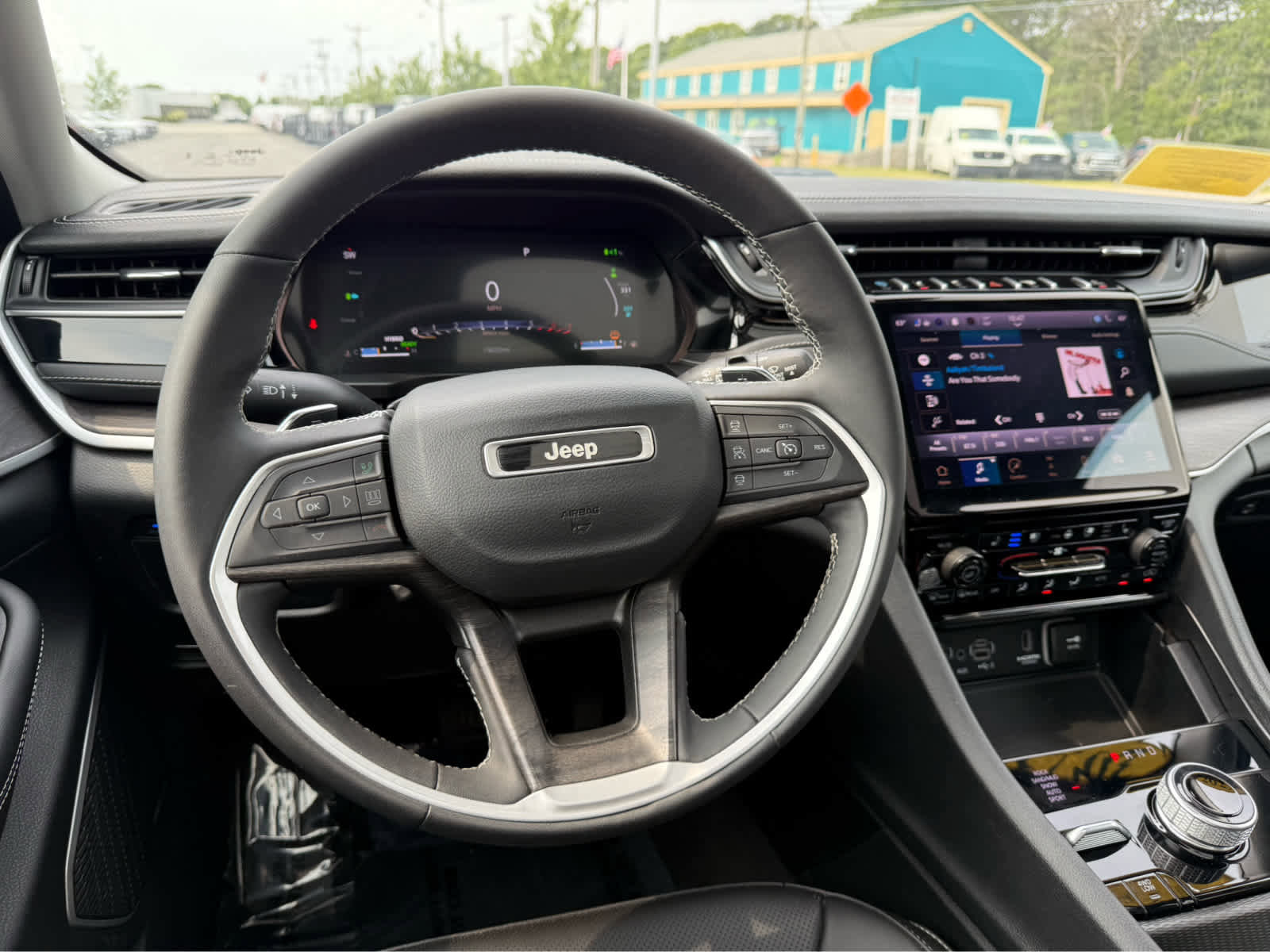 Used 2023 Jeep Grand Cherokee 4WD 4xe w/ Luxury Tech Group II image 27