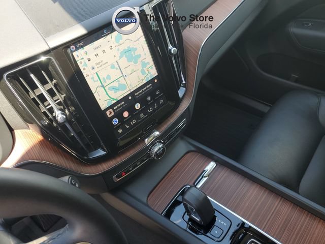 Certified 2024 Volvo XC60 B5 Plus AWD/4WD image 21