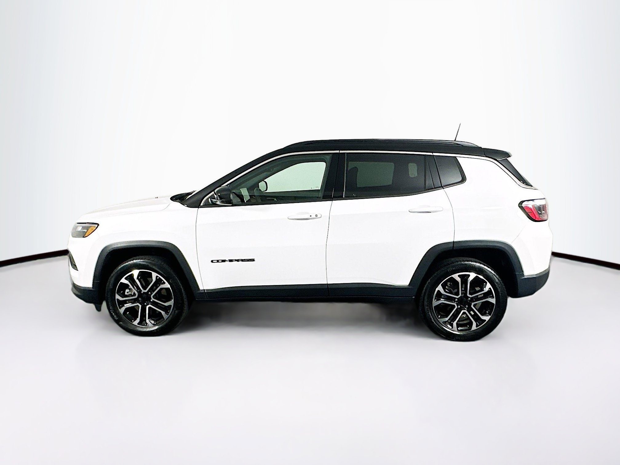 Used 2023 Jeep Compass Limited AWD/4WD image 4