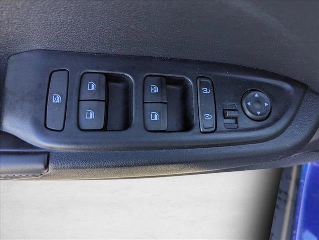 Used 2023 Hyundai Venue Limited image 10