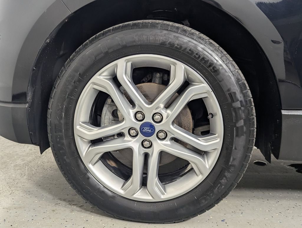 Used 2018 Ford Edge Titanium w/ Equipment Group 301A image 9