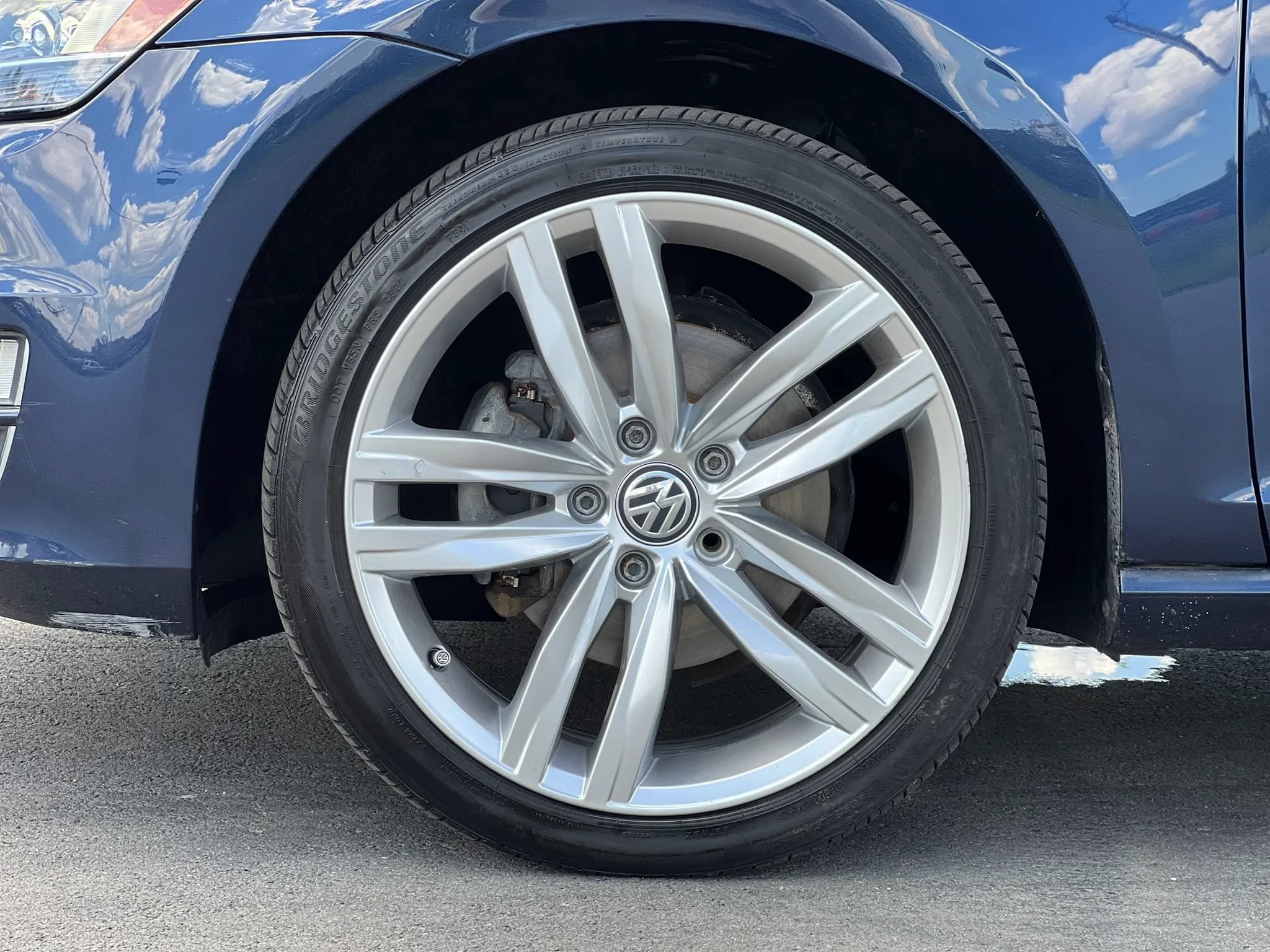 Used 2015 Volkswagen Golf 4-Door FWD image 45
