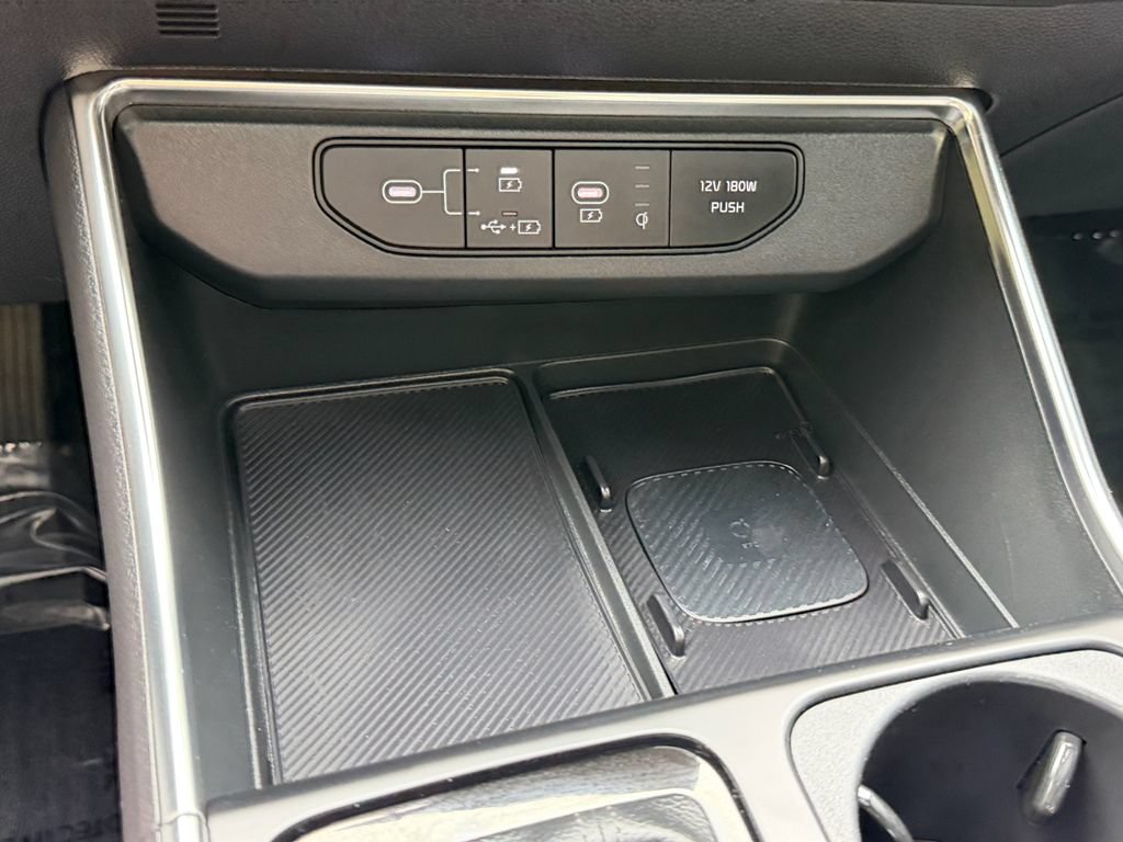 Used 2025 Kia Carnival SX Prestige FWD image 24