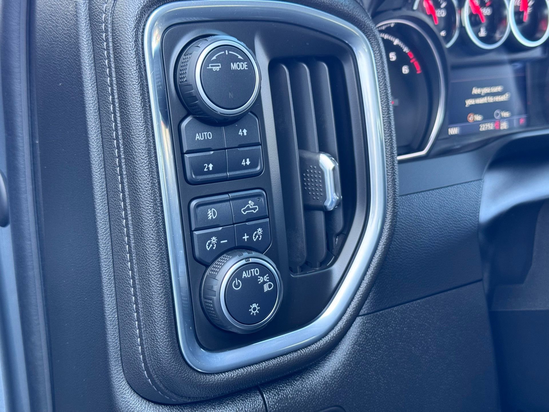 Used 2022 Chevrolet Silverado 1500 LT Trail Boss w/ Bed Protection Package image 27