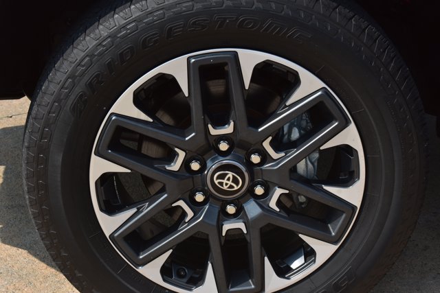 Used 2025 Toyota Tundra Limited w/ Power Package AWD/4WD image 10