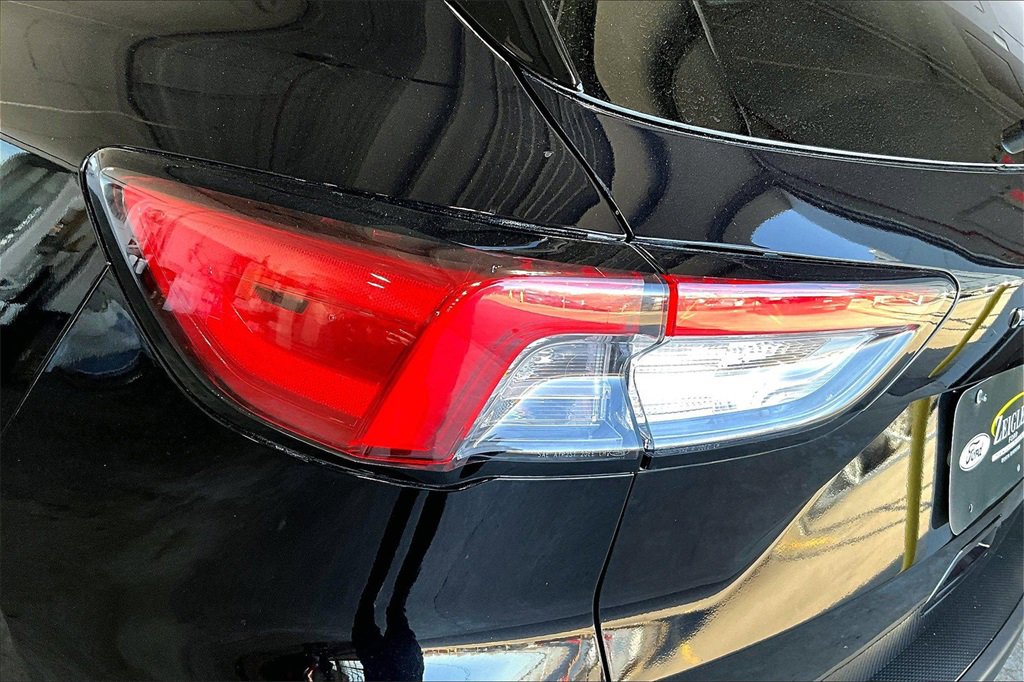 Certified 2022 Ford Escape SE w/ Cold Weather Package image 31