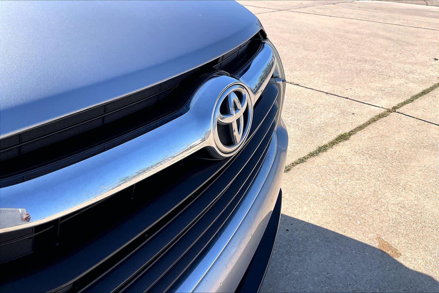 Used 2016 Toyota Highlander XLE image 27