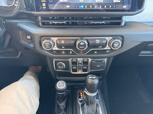 Used 2024 Jeep Wrangler Sport S image 17