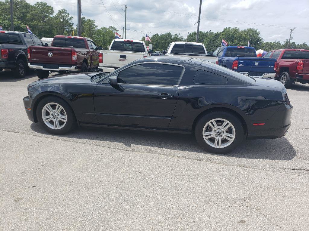Used 2014 Ford Mustang Coupe image 2