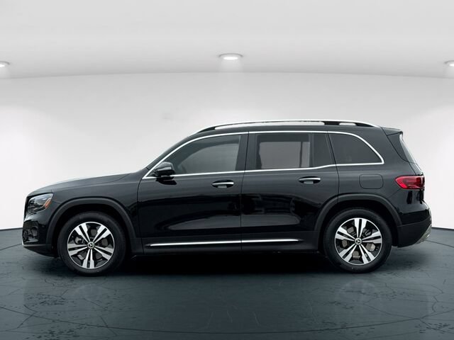 Used 2026 Mercedes-Benz GLB 250 4MATIC image 3