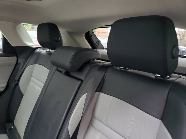 Used 2022 Land Rover Range Rover Evoque R-Dynamic S image 15